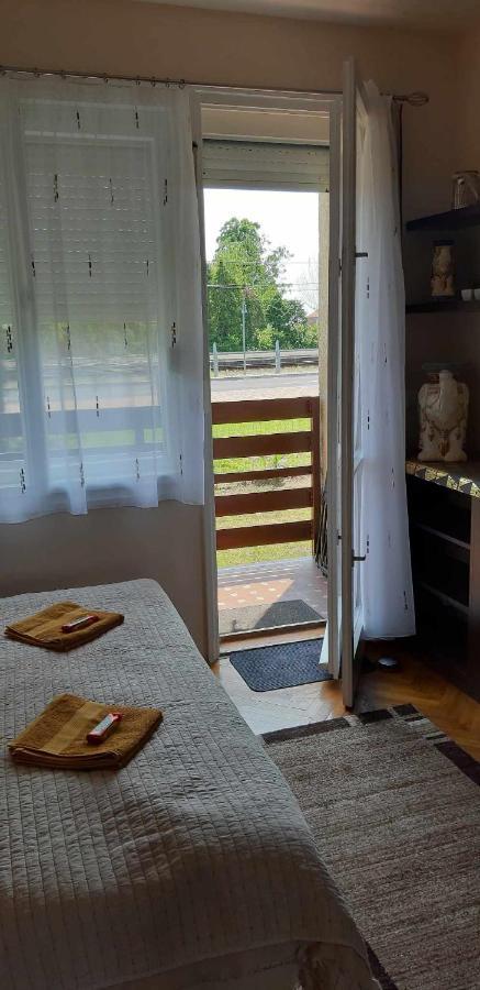 Rosy Apartman Daire Vonyarcvashegy Dış mekan fotoğraf